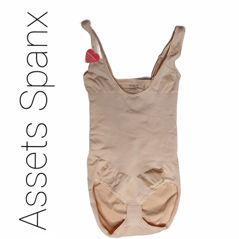 NWT Assets by Spanx Underbust Shaper in Nude